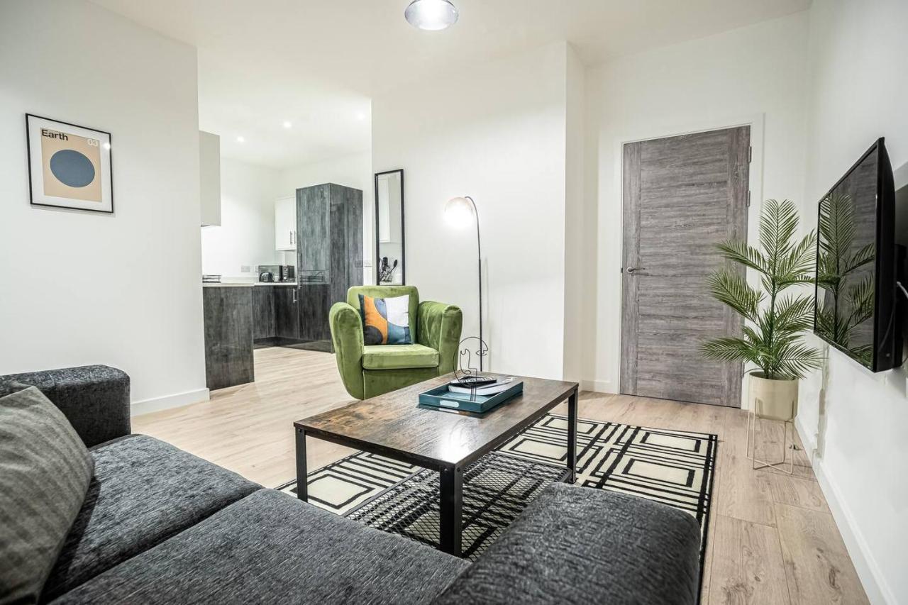 Bayard Apartments - 2 Bed Apartment Contractors Welcome Питерборо Екстериор снимка