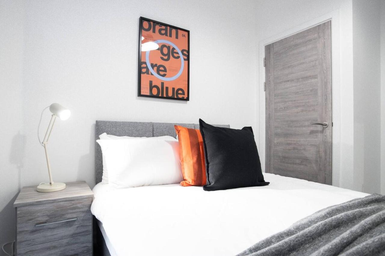 Bayard Apartments - 2 Bed Apartment Contractors Welcome Питерборо Екстериор снимка
